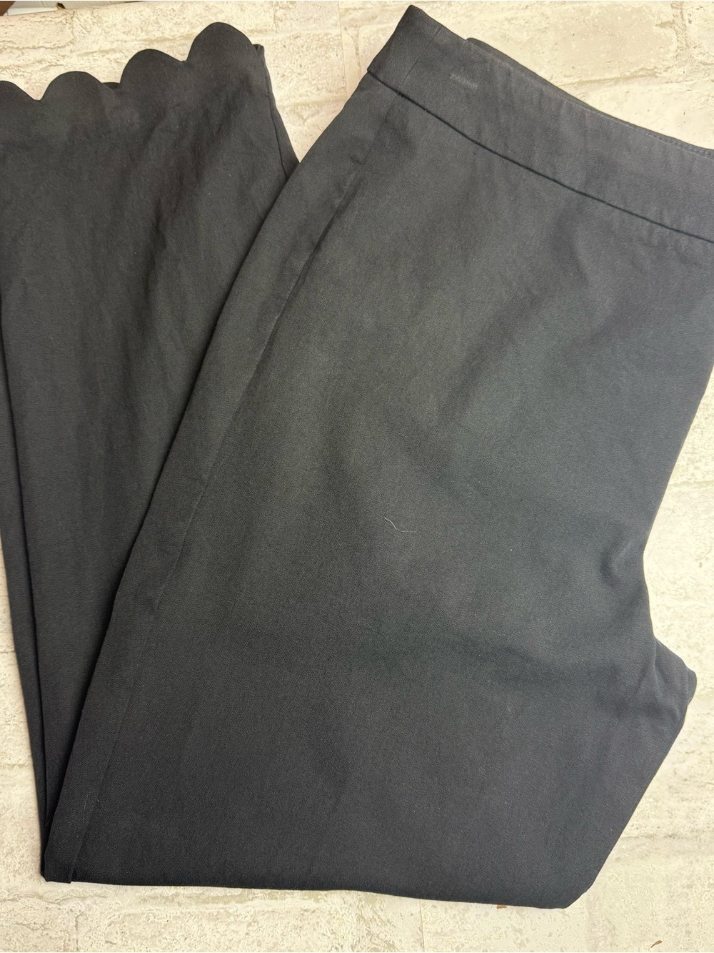 Talbots Black Chantham Crop Pants Scalloped Hem Stretch Pockets 8 NEW NWOT 😍